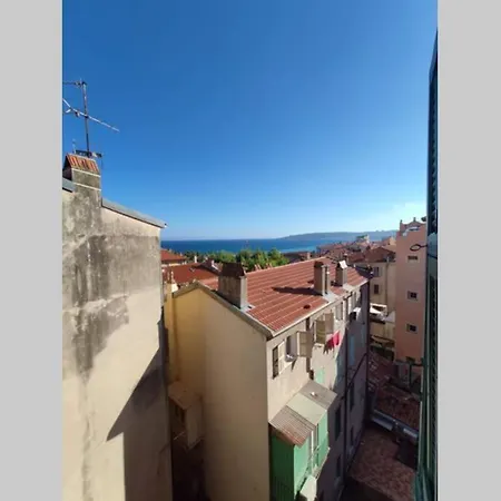 Апартаменти Sejour Authentique A La Petite Rocinha